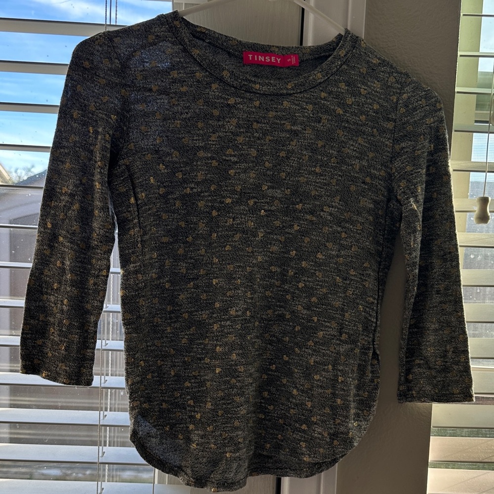 Tinsey girls size small Charcoal Gray with Gold Heart print crew neck Tunic